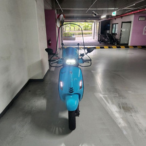 2022년식 베스파 스프린트 블랙에디션