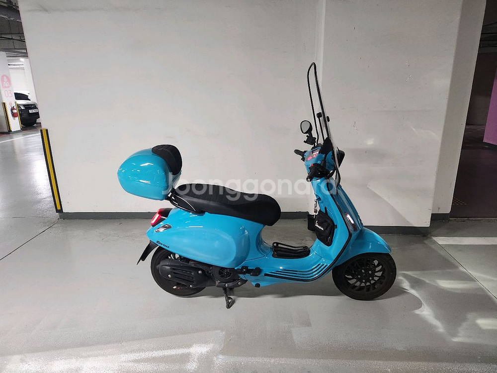 2022년식 베스파 스프린트 블랙에디션--1