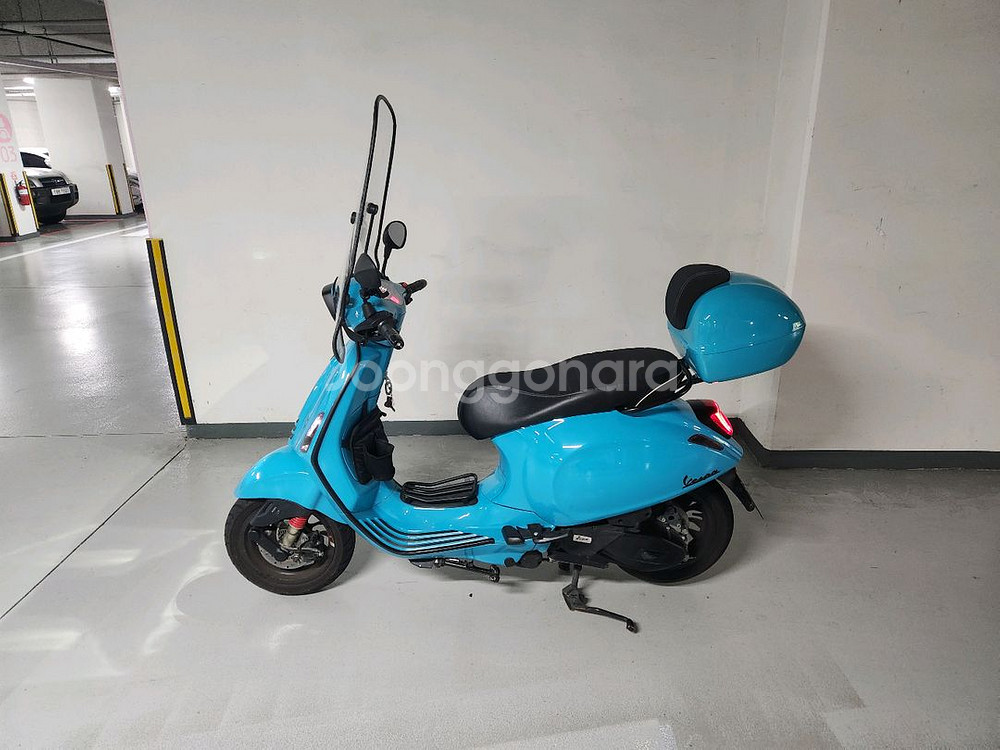 2022년식 베스파 스프린트 블랙에디션--2