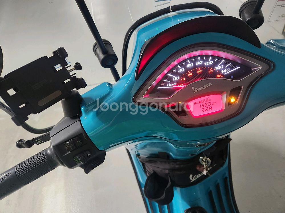 2022년식 베스파 스프린트 블랙에디션--4