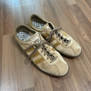 아디다스 토바코 팬톤 메사(300) 실착 1회