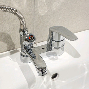 세면대 수전 욕실 수도꼭지 팝니다.