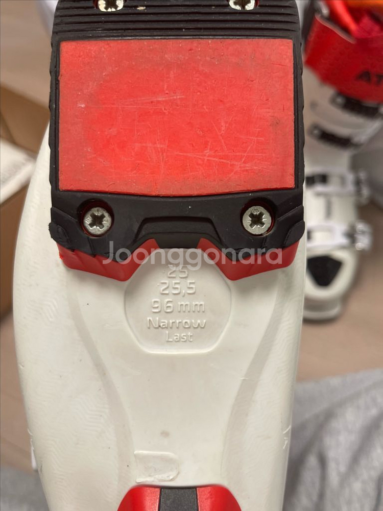 아토믹 스키 부츠--1