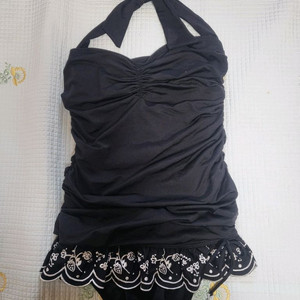 쥬이꾸뛰르 홀터넥 원피스 수영복