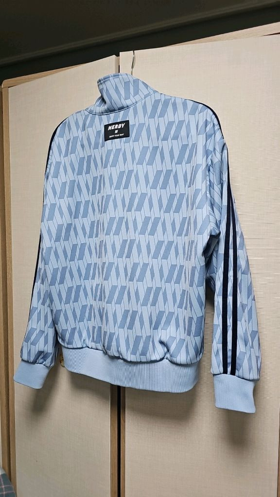 널디 심볼 패턴 트랙 탑 스카이 블루--2