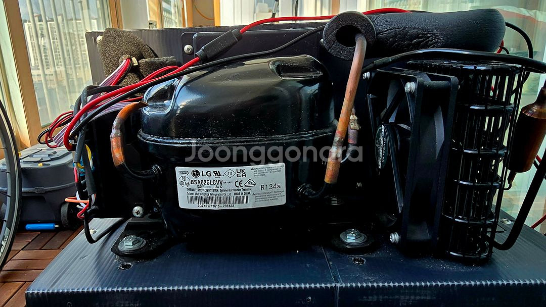 LG FREUCAMP 캠핑카용 냉장고 블랙미니--1