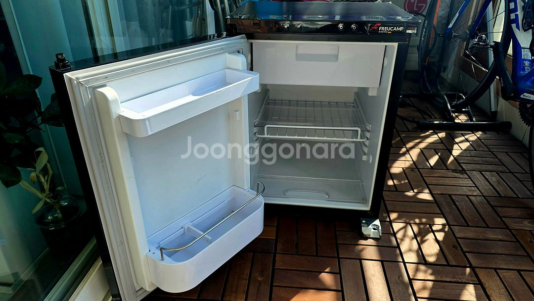 LG FREUCAMP 캠핑카용 냉장고 블랙미니--3