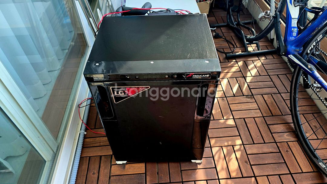 LG FREUCAMP 캠핑카용 냉장고 블랙미니--6