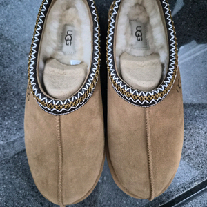 어그 타스만 tasman US 9 270 새상품입니다.