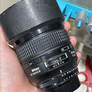니콘 85mm f1.4D (85.4D)