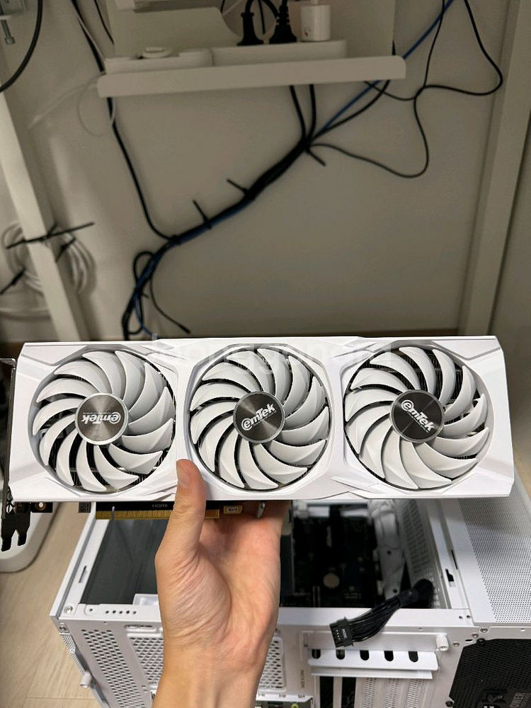 이엠텍 RTX 4070 슈퍼 12GB 풀박, 보증기간O--0