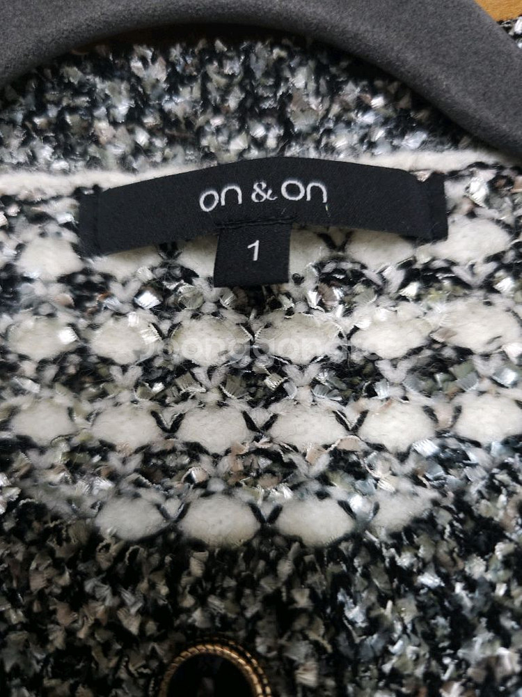 온앤온 아이보리 블랙 트위드 가디건--6