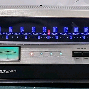 아큐페이즈 T-100 튜너(108MHz)