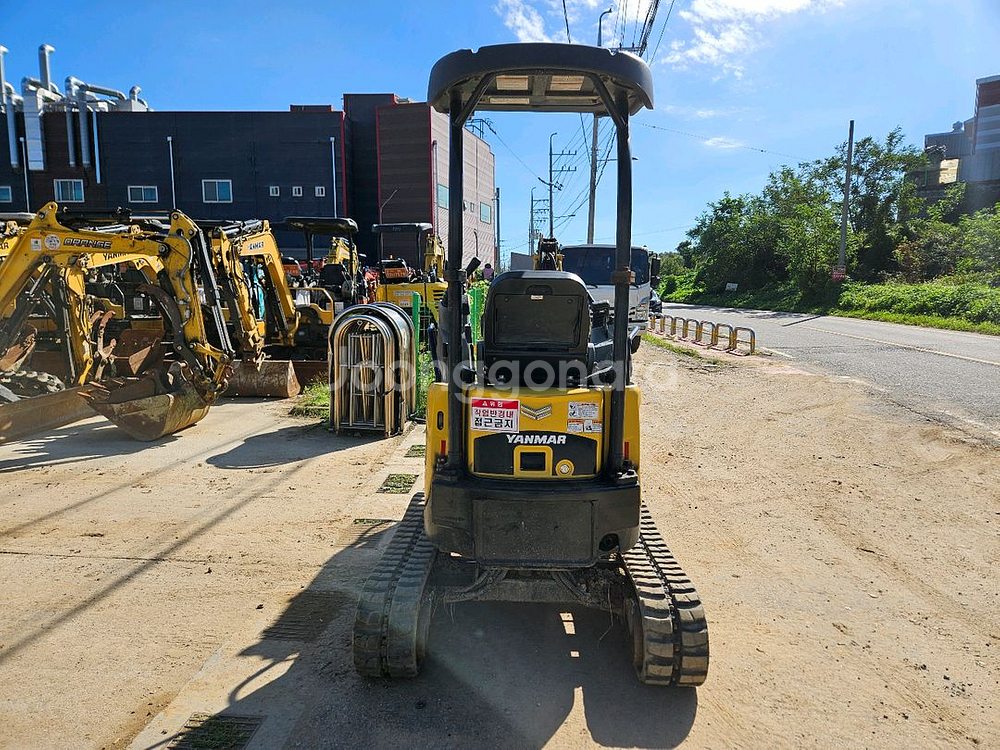 중고미니굴삭기 얀마 VIO17 20년식 코집게 판매--2