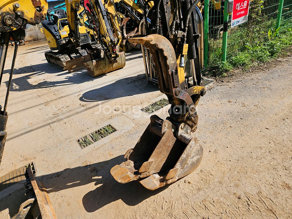 중고미니굴삭기 얀마 VIO17 20년식 코집게 판매--4