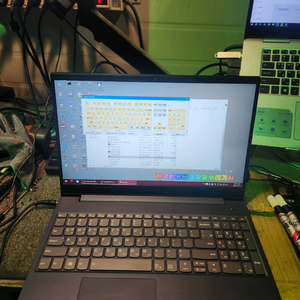 수리용<2789>ideapad i3 8세대파손
