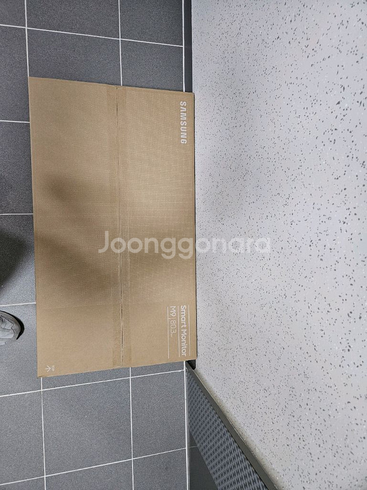 삼성스마트 모니터 M9 팝니다.OLED--1