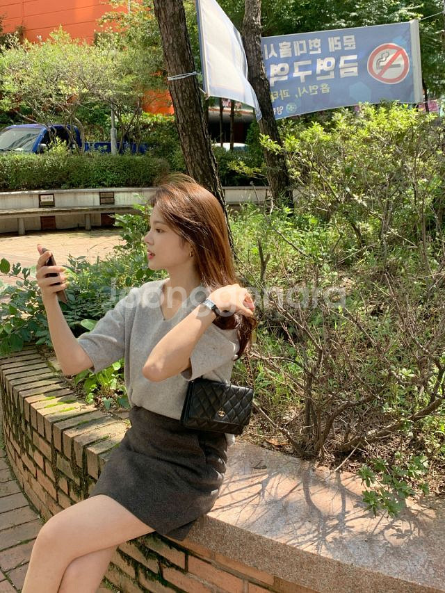 모겐트 킨다베이지 미뉴에트 보카시 반팔 브이넥 니트--2