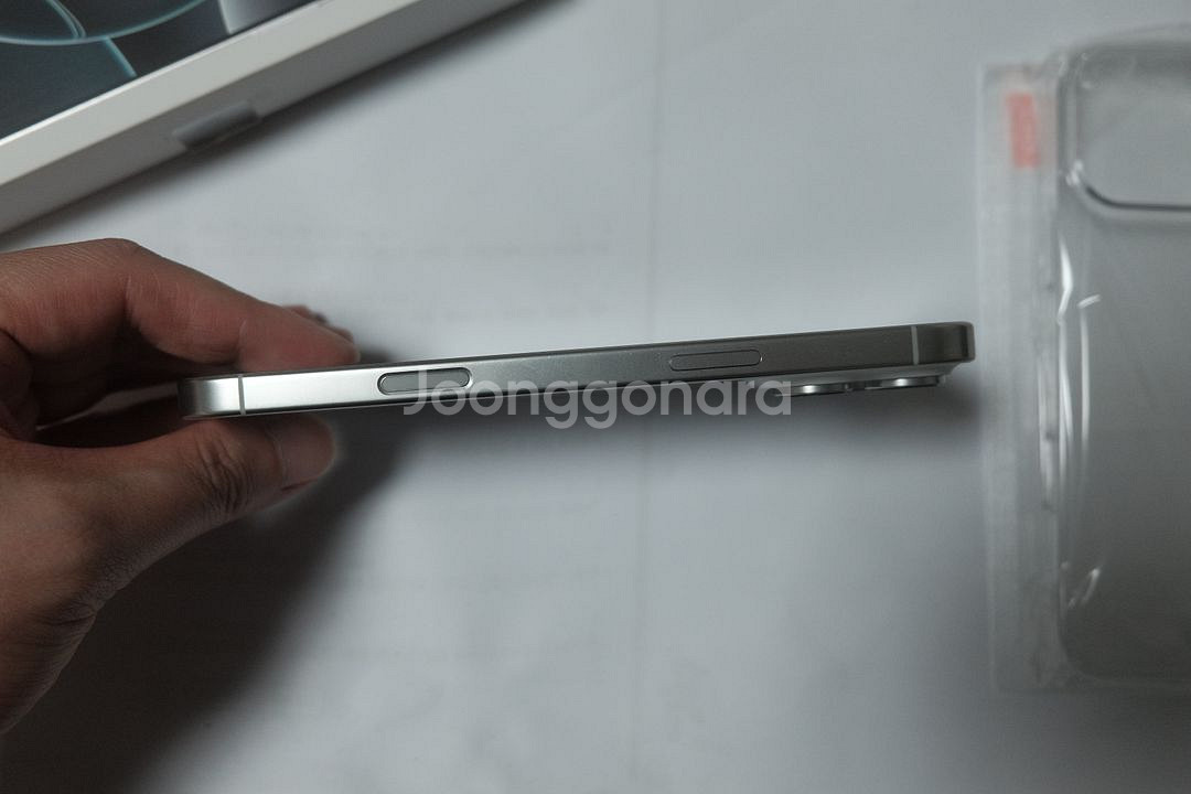 아이폰 16 프로 맥스 화이트 256GB 무음 카메라--2