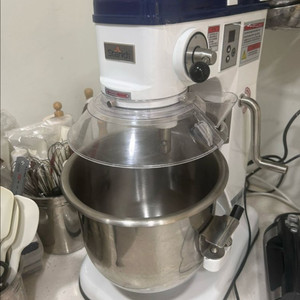 스타리치 스탠드 버티컬믹서기 10L 팝니다.