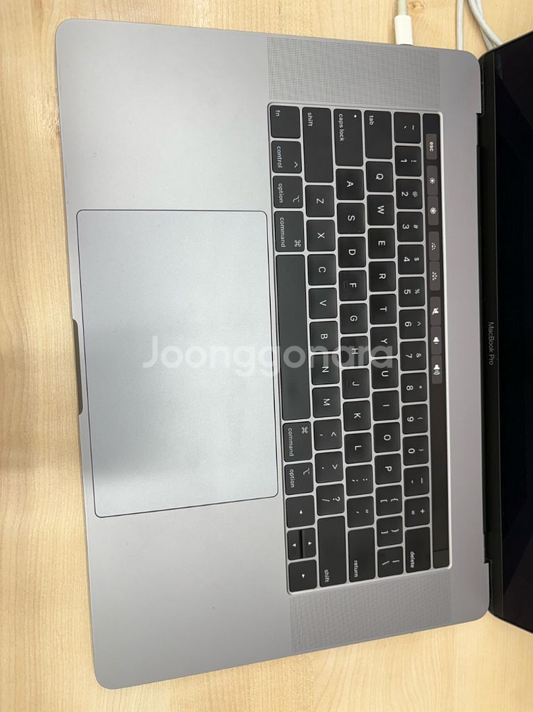 맥북 프로 15인치 2019년형 (영문자판)--3