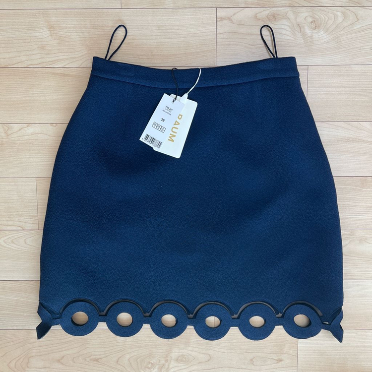 새상품ㅣ까르뱅 레이저컷 스커트--3