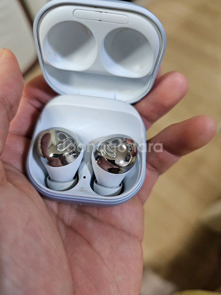 갤럭시 버즈 프로 1 오른쪽 고장--1