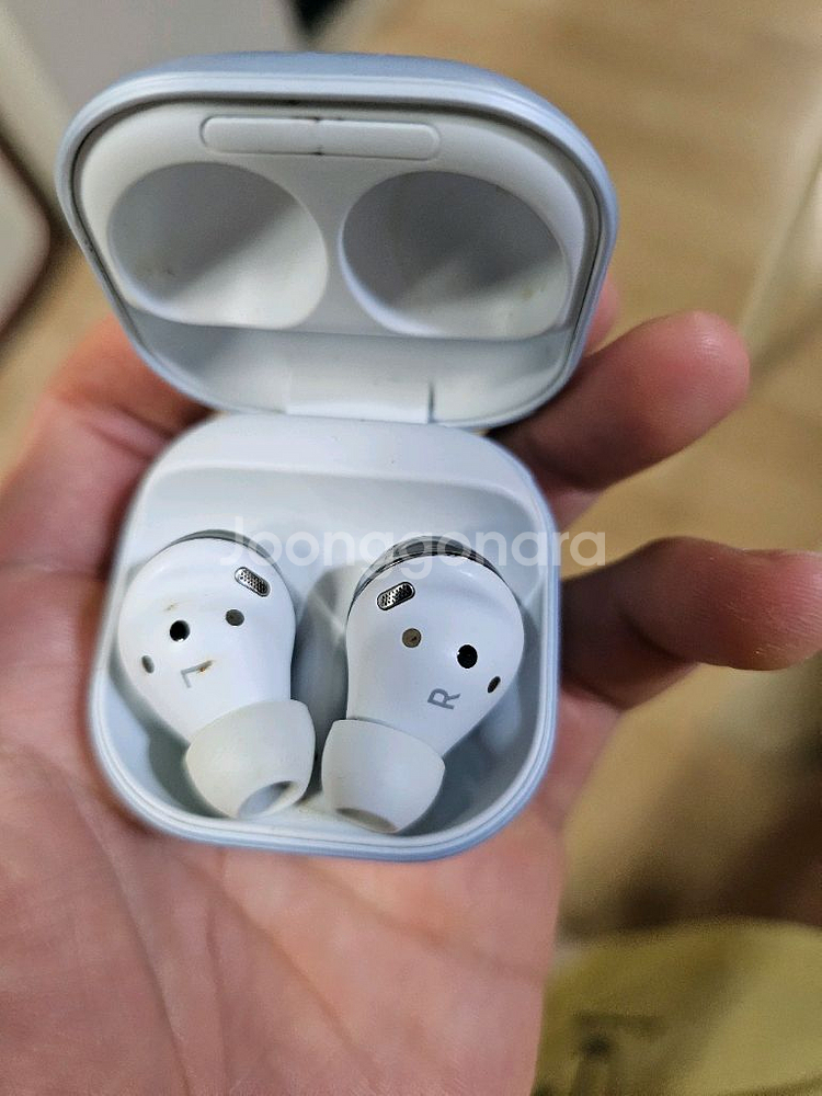 갤럭시 버즈 프로 1 오른쪽 고장--2