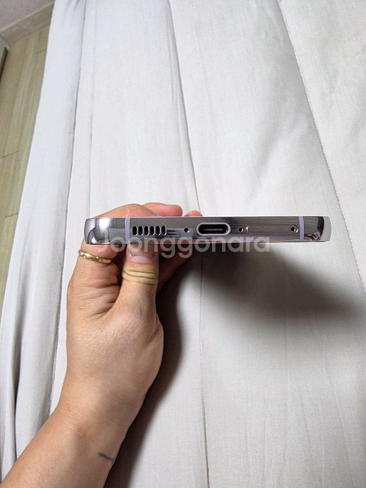 자급제 s23 플러스 512g 뒷판깨짐--3