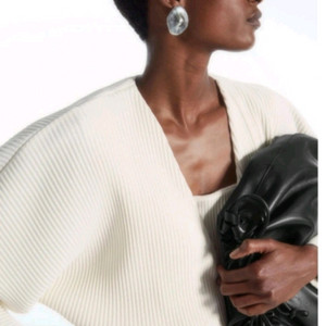 코스 cos 플리츠 가디건 m사이즈 새상품