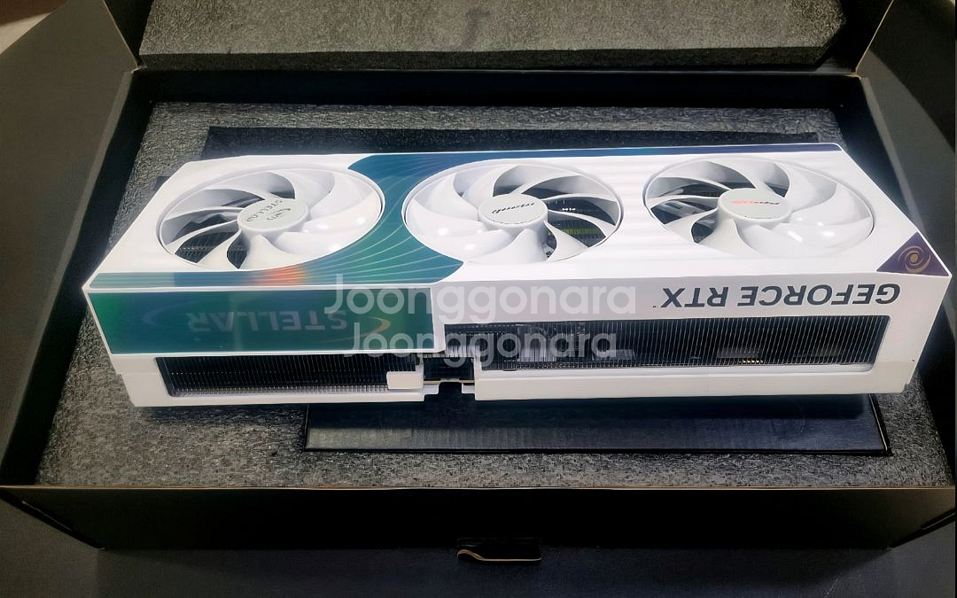 만리 RTX 5090 Stellar 화이트--0