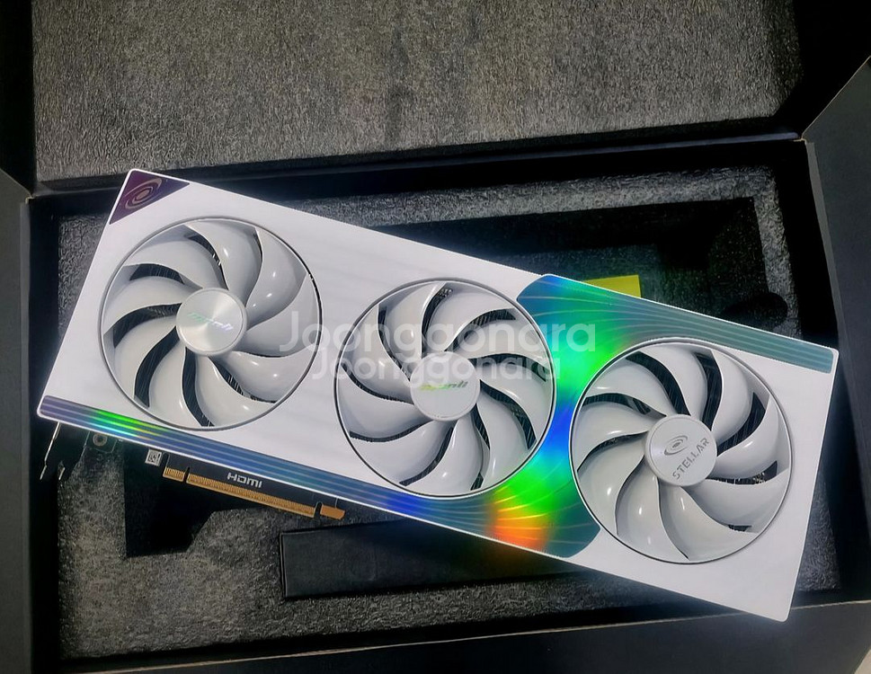 만리 RTX 5090 Stellar 화이트--1