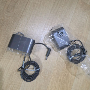 다이슨 청소기 충전기