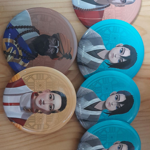 퇴마록 팝업 스토어 캔뱃지 싸게 넘깁니다.