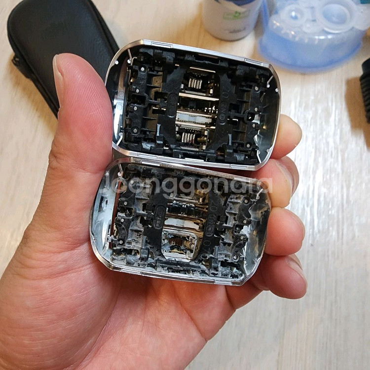 브라운9 전기면도기--2