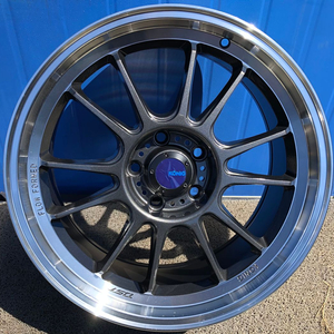 코닉 하이퍼그램 18인치 신품 휠 판매.