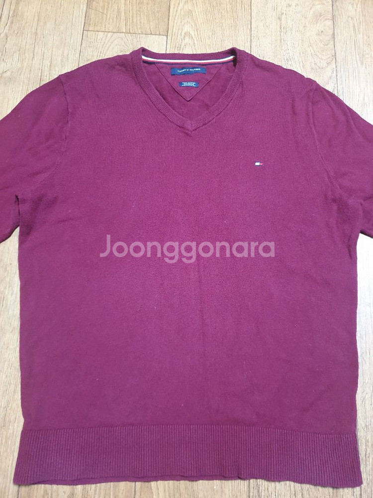 타미힐피거 브이넥 긴팔티 100 사이즈입니다--0