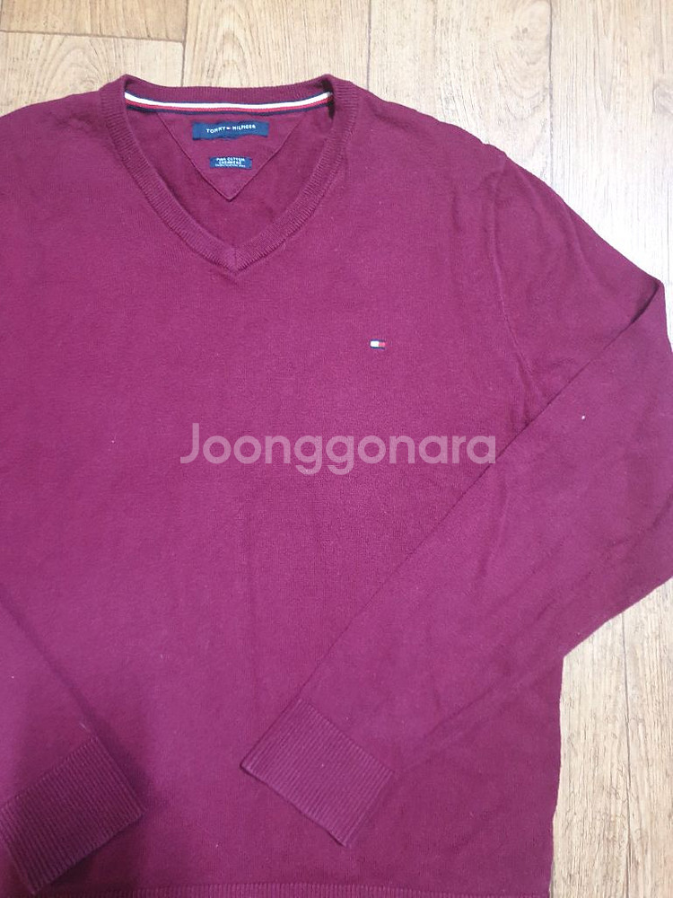 타미힐피거 브이넥 긴팔티 100 사이즈입니다--2