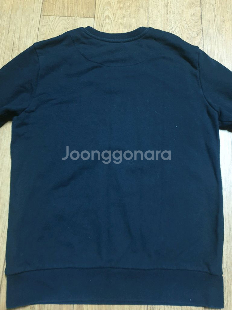 게스 라운드 긴팔티 95 사이즈입니다--4