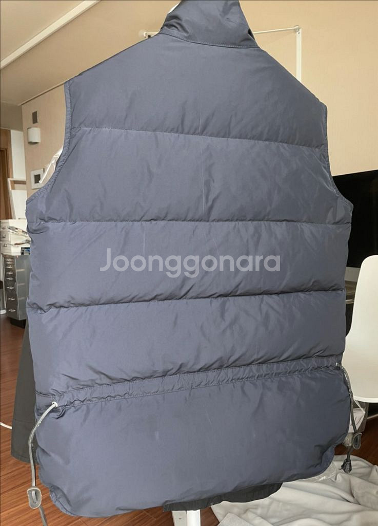 정품) 포켓 많은 디스퀘어드2 다운 조끼 패딩--2