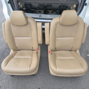 올뉴,더뉴 카니발 9인승 2열 팝니다