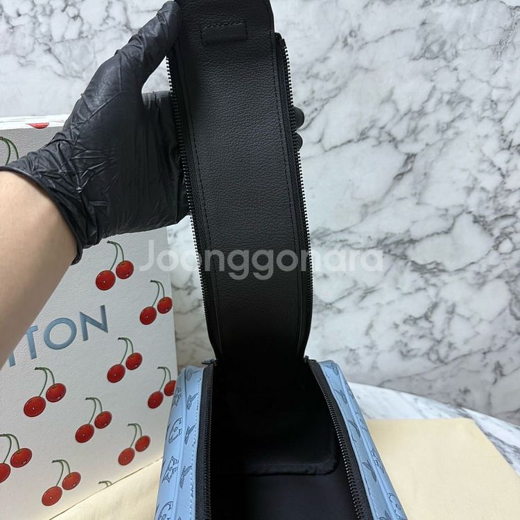 루이비통 이클립스 쉐도우 돕키트 파우치 클러치백--6