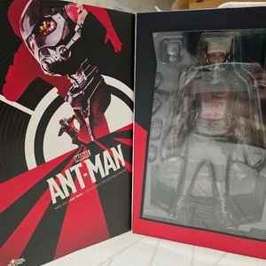 핫토이 앤트맨 미개봉 새상품 피규어