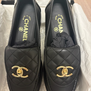 샤넬 턴락 로퍼 정품 37 새상품 ( 비브람 o )