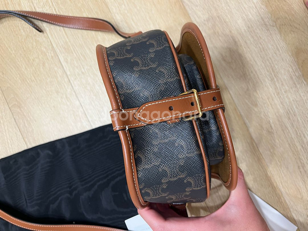 셀린느 폴코백--3