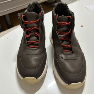 로로 피아나 스니커즈