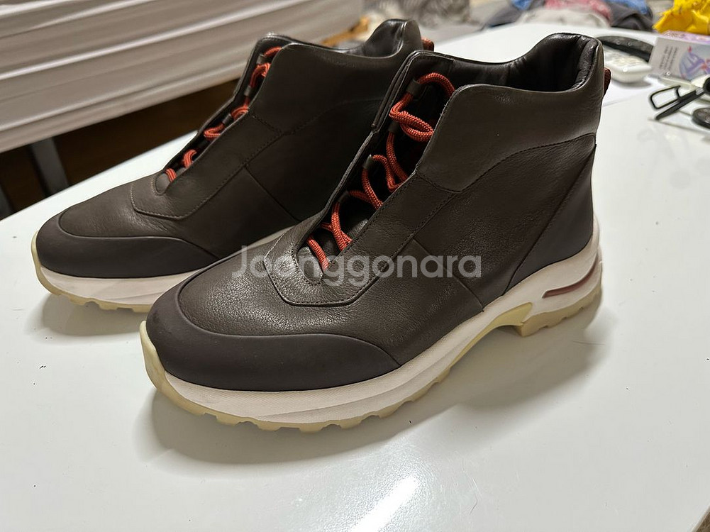 로로 피아나 스니커즈--1