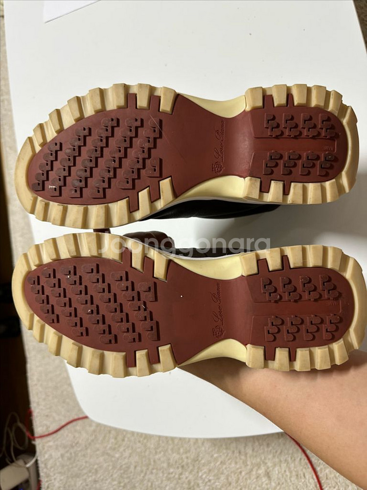 로로 피아나 스니커즈--4