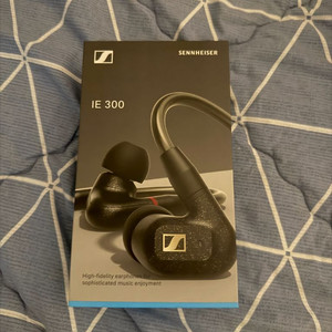 젠하이저 IE300