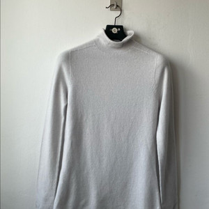 (토이오) 이태리 까리아지 캐시미어100 하이넥 니트(